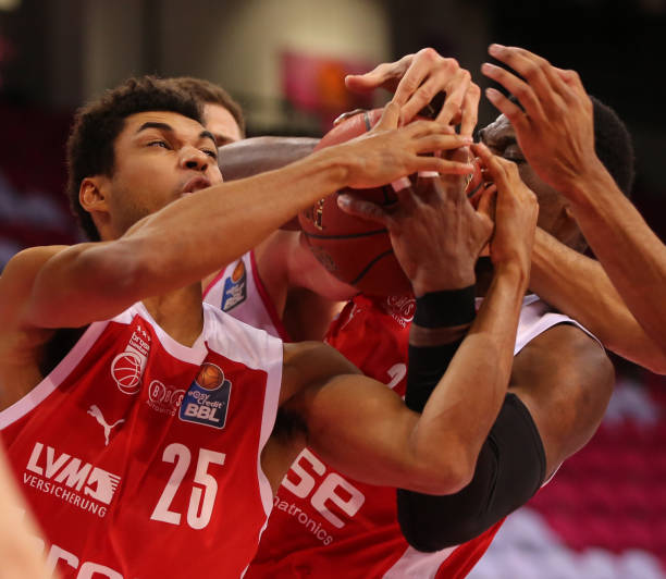 的半决赛逆 的半决赛逆